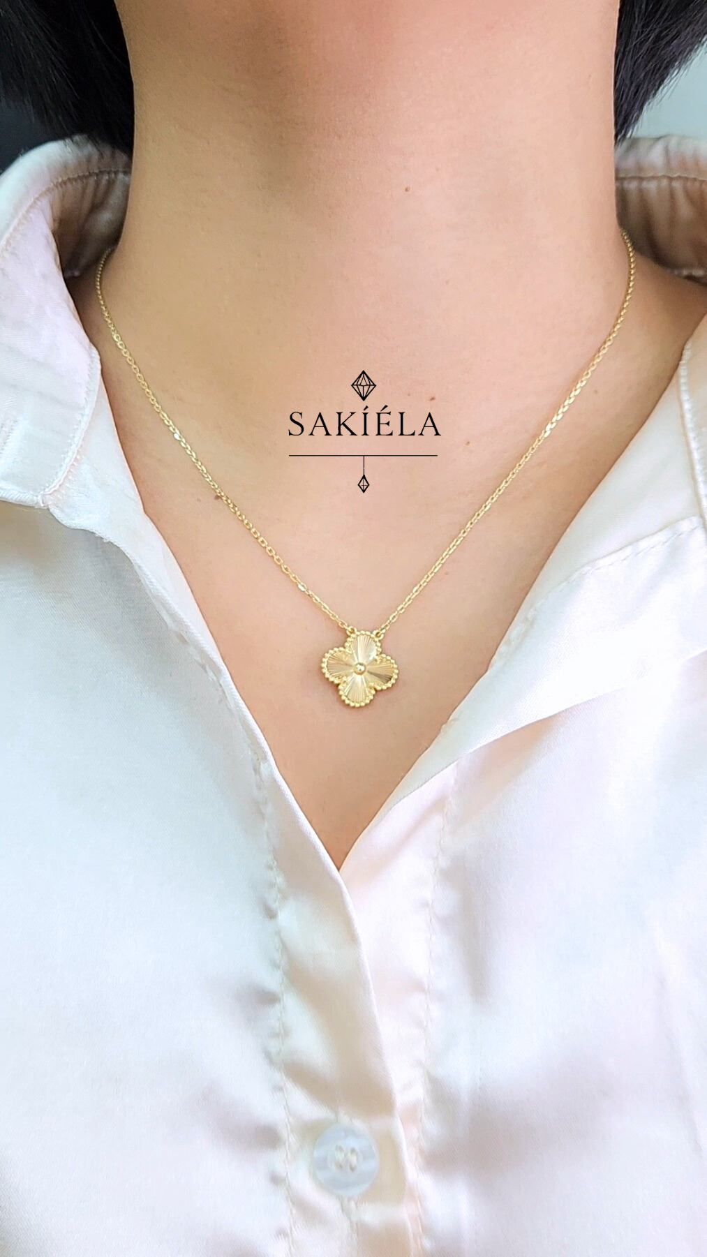 Van Cleef & Arpels' Alhambra 1 Motif Necklace and Earrings