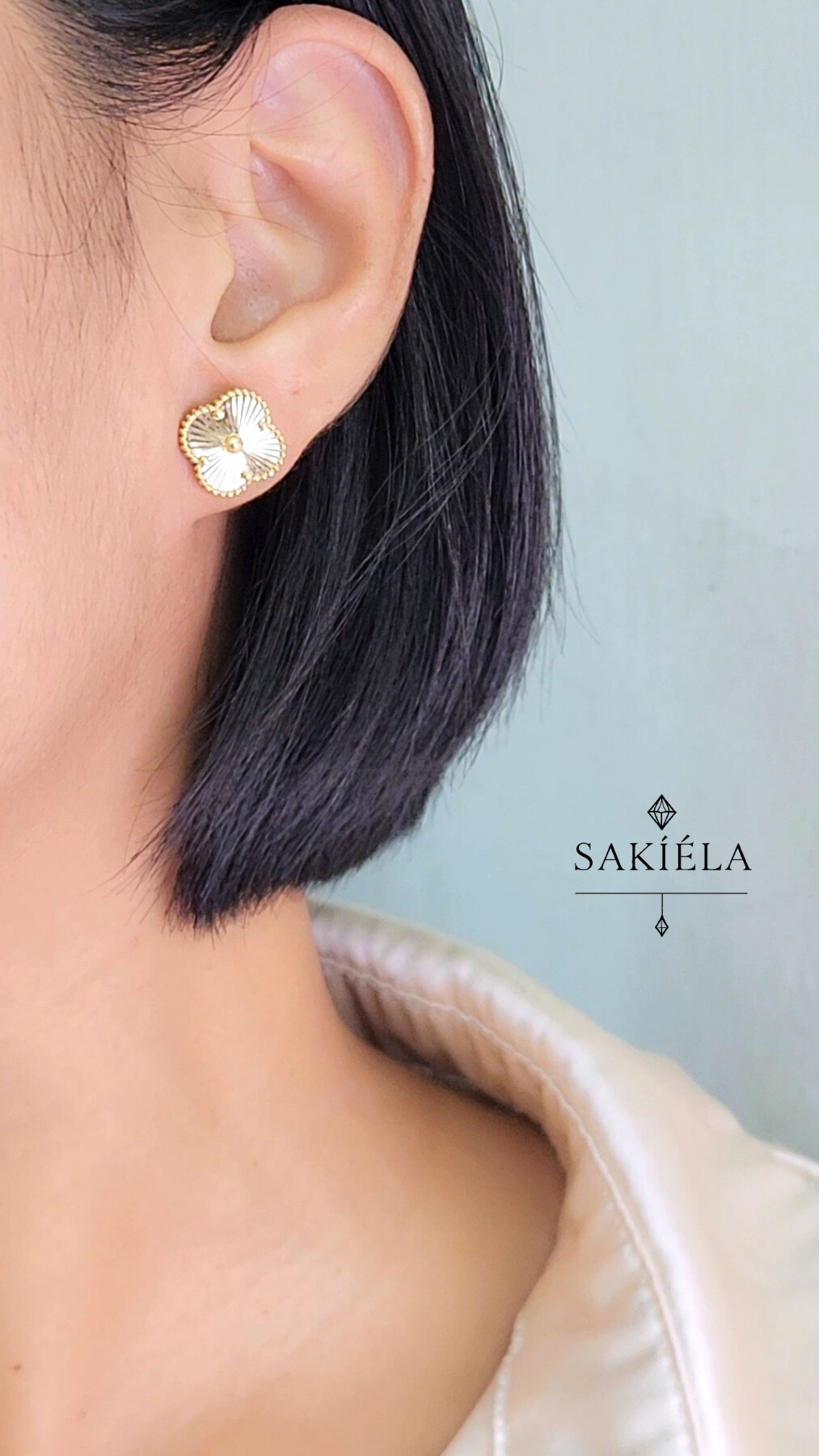 Van Cleef & Arpels' Alhambra 1 Motif Necklace and Earrings