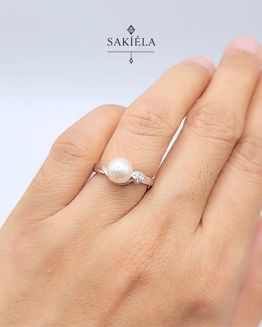 Pearl Diamond Ring - 0.06cts