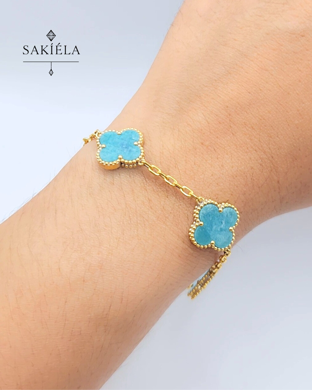 Van Cleef & Arpels' Alhambra 5 Motif Bracelet (Agate)
