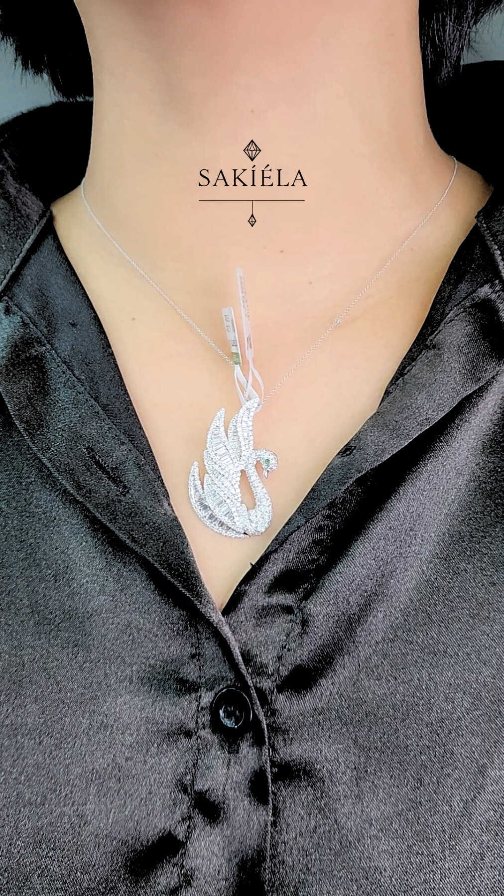 Swan Pendant - 2.35cts