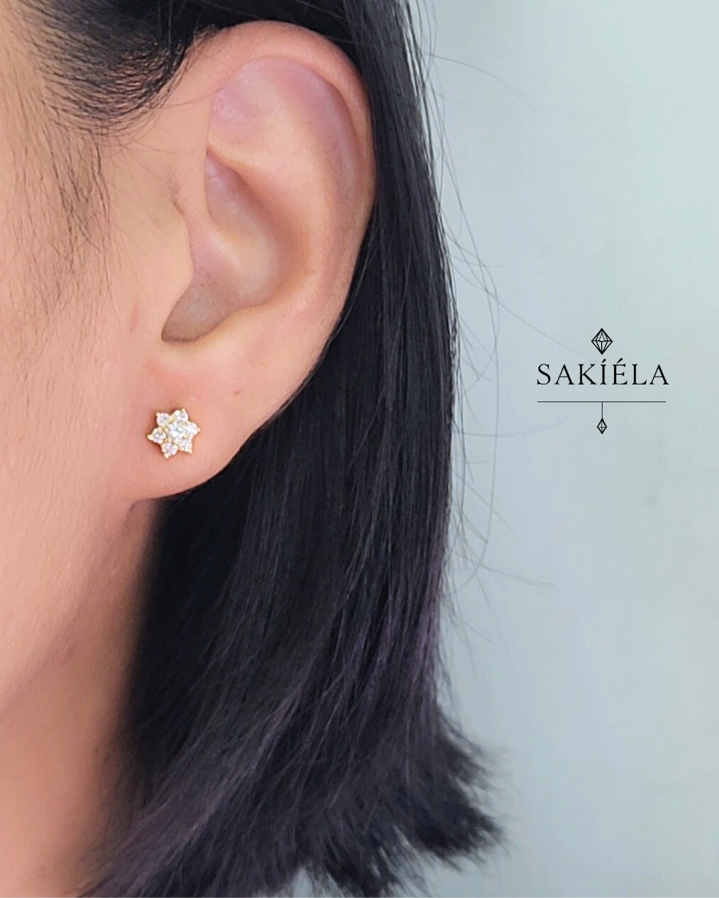 Flower Stud Earrings - 0.47cts