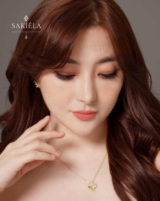 Van Cleef & Arpels' Alhambra Guillochè 1 Motif Set