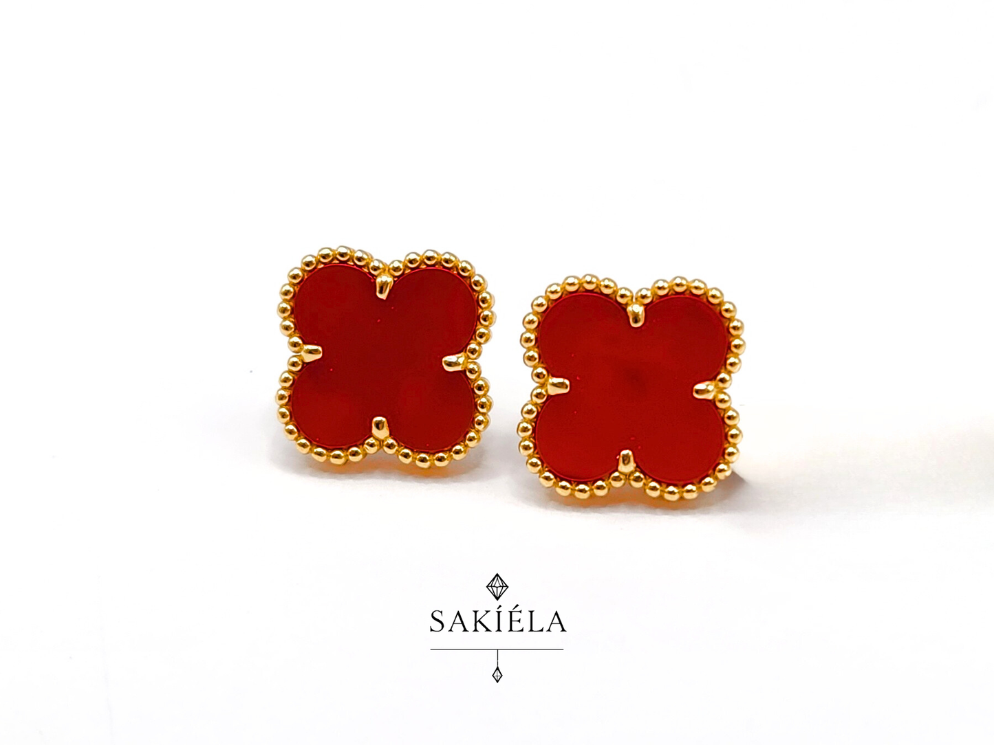 Van Cleef & Arpels' Alhambra 1 Motif Earrings (Carnelian)
