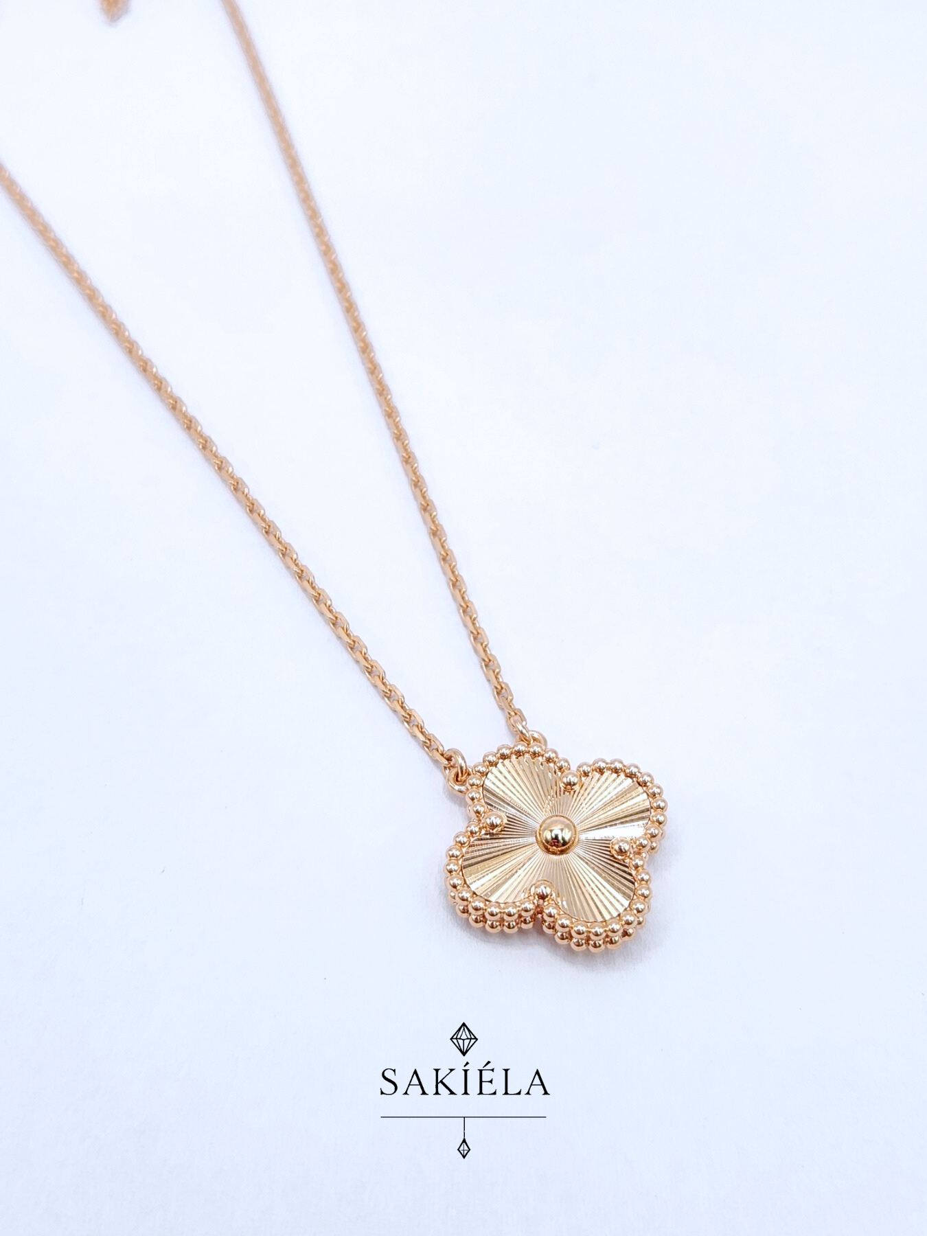 Van Cleef & Arpels' Alhambra 1 Motif Necklace
