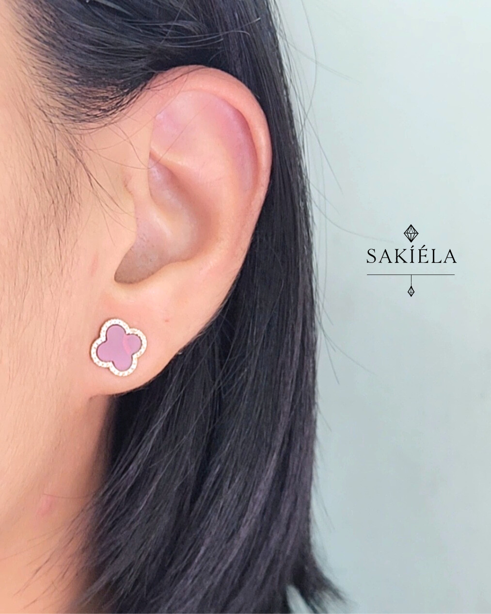 Clover Motif Earrings (Red)