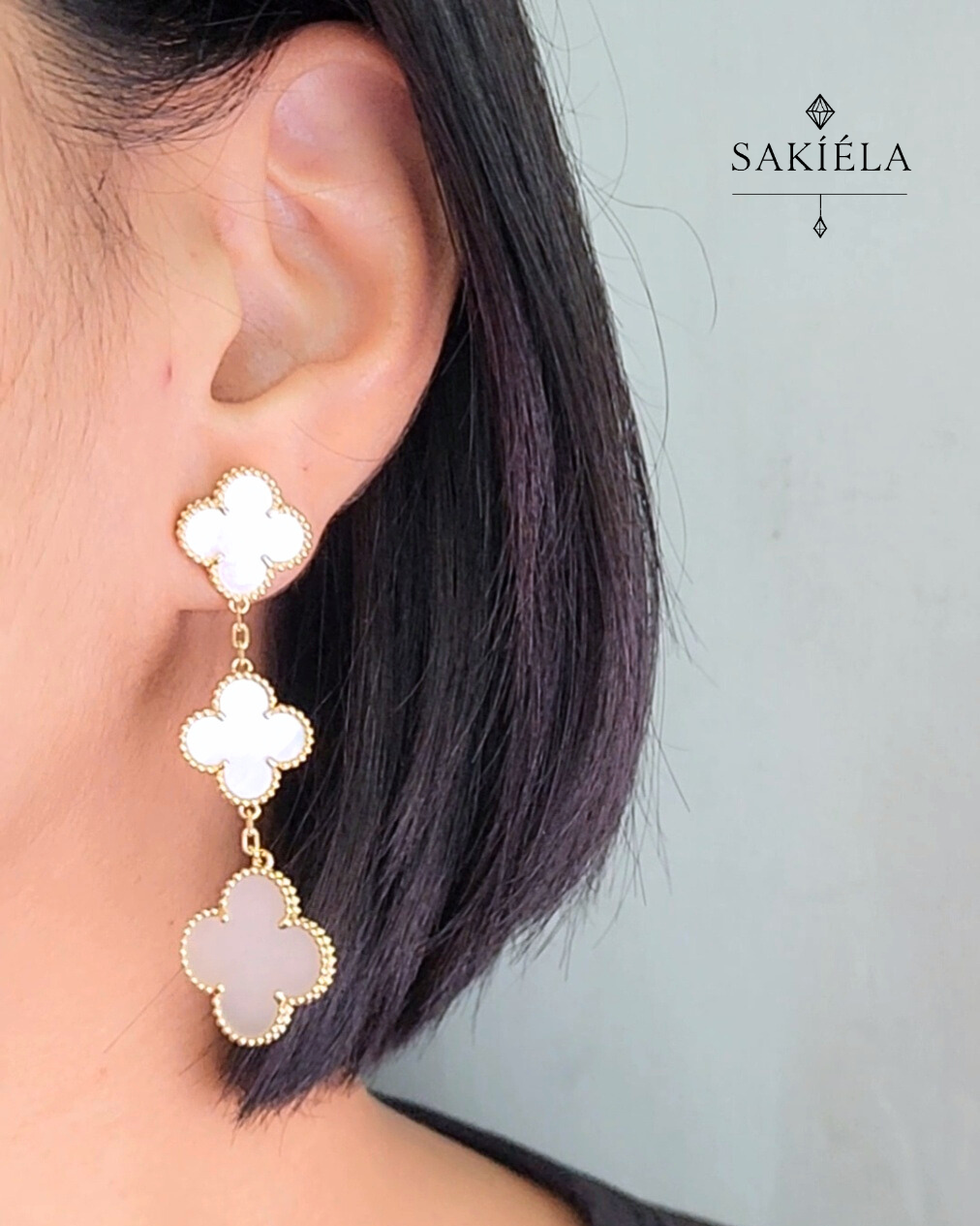 Van Cleef & Arpels' Alhambra 3 Motif Earrings (Mother-of-pearl)