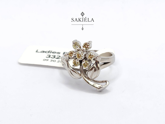 Flower Ring - 0.35cts
