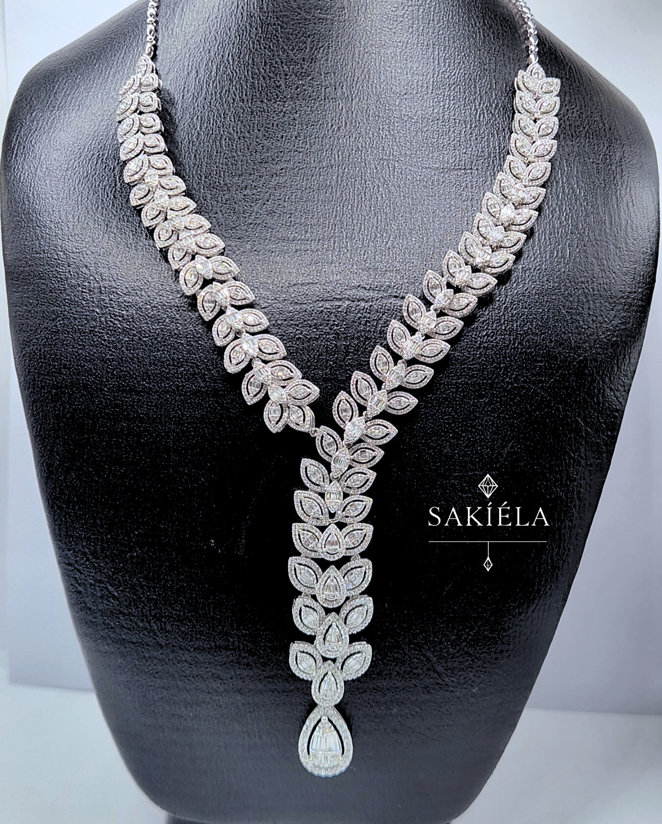 Diamond Necklace - 6.94cts