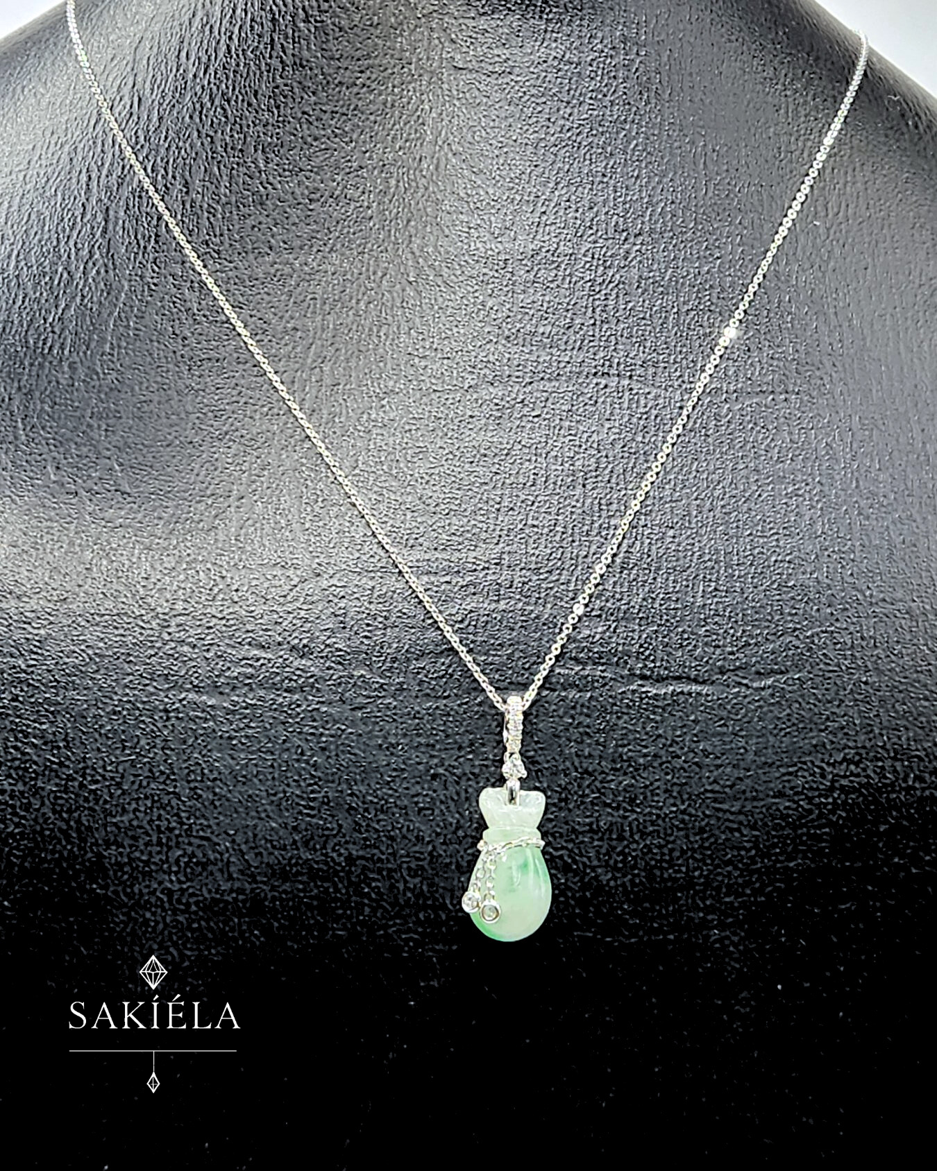 Pounch Pendant Necklace (Light Green)