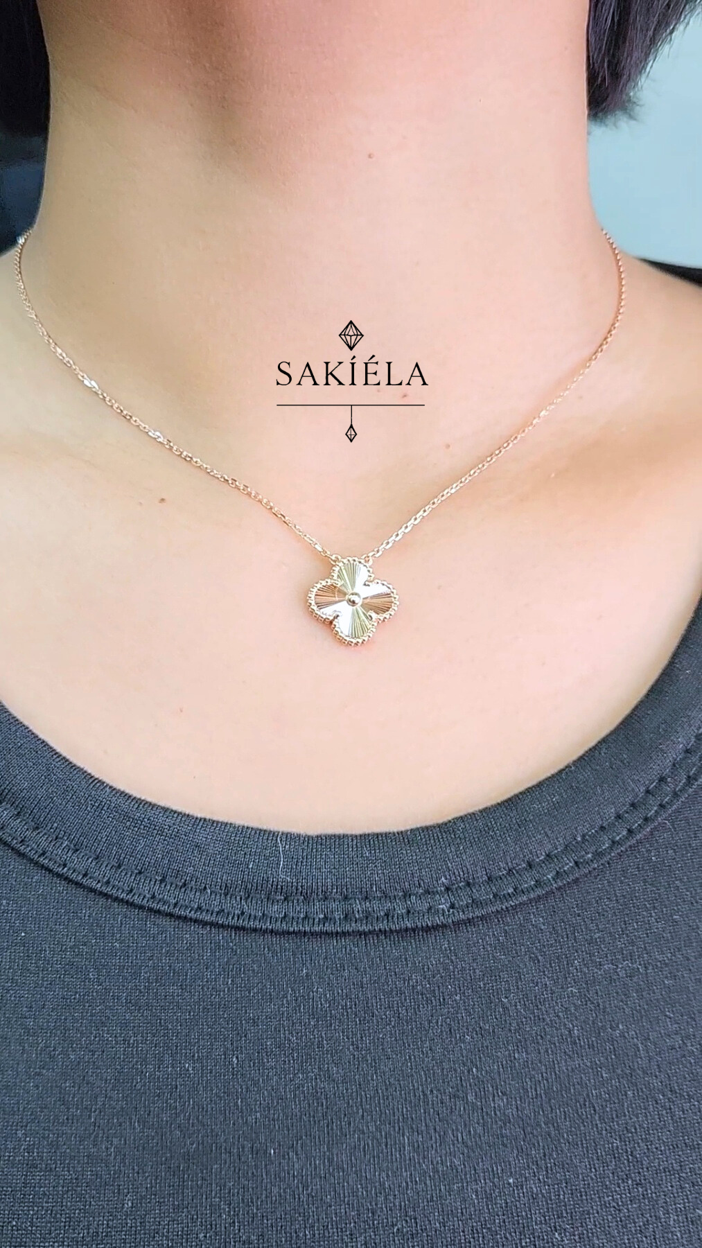 Van Cleef & Arpels' Alhambra 1 Motif Necklace