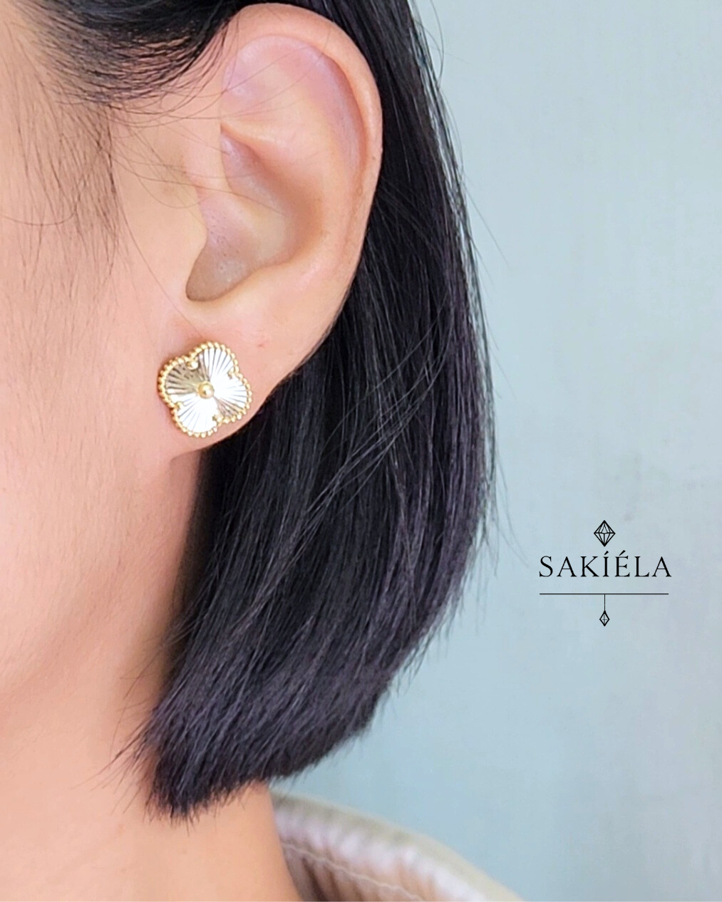 Van Cleef & Arpels' Alhambra 1 Motif Earrings