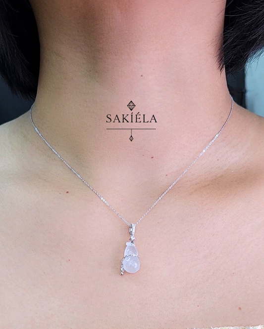 Pounch Pendant Necklace (White)