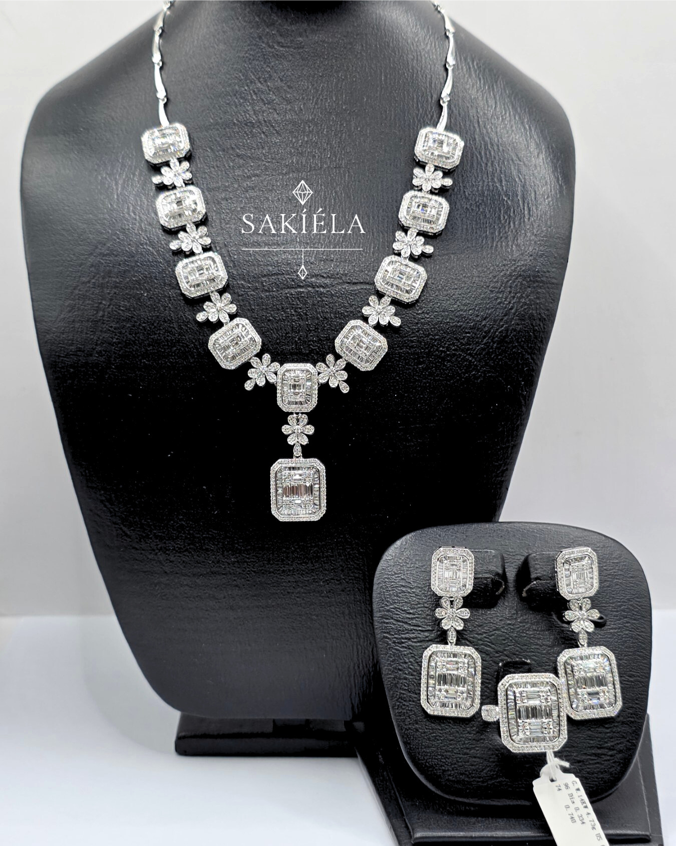 Luxurious Diamond Set - 8.317cts